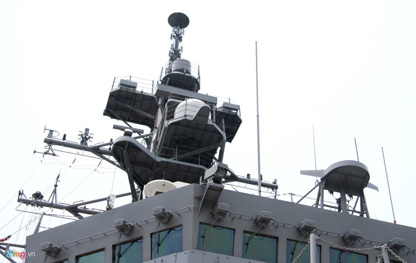 Cả hai tàu được trang bị hệ thống radar tìm kiếm và chỉ thị mục tiêu hiện đại có thể phát hiện mục tiêu trên không, trên biển.