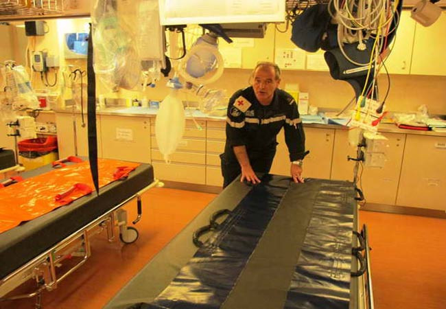 Sau khu trục hạm Nhật Bản, Pháp điều chiến hạm "sấm sét" tới cảng Cam Ranh ảnh 7