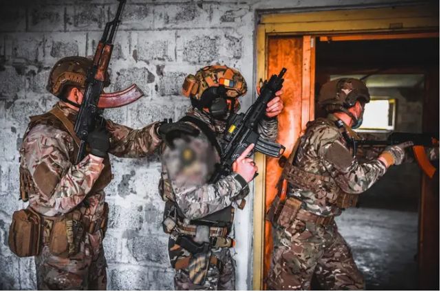 Lực lượng Mũ nồi xanh của quân đội Mỹ thực hiện cuộc diễn tập cận chiến với các lực lượng đặc nhiệm của Romania và Ukraine ở Romania, ngày 6 tháng 5 năm 2021 (Ảnh: Business Insider)