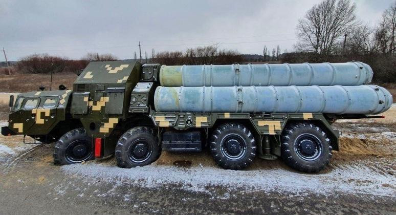 Pin từ hệ thống phòng không S-300 của Ukraine (Ảnh: Military Watch Magazine) Pin từ hệ thống phòng không S-300 của Ukraine (Ảnh: Military Watch Magazine)