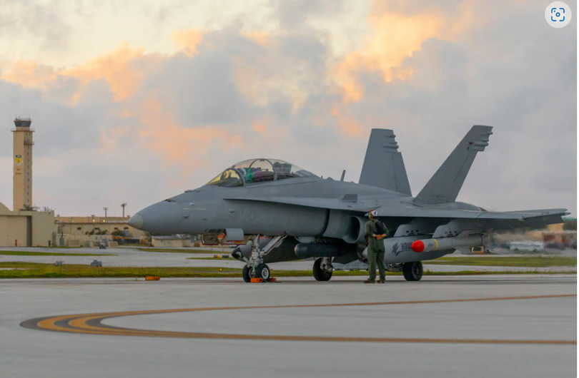 Được trang bị tên lửa chống hạm Harpoon, một chiếc F / A-18D Hornet của Thủy quân lục chiến Mỹ chuẩn bị cất cánh từ Căn cứ Không quân Andersen Guam, vào ngày 14 tháng 6 năm 2022, để tham gia vào cuộc tập trận Valiant Shield (Ảnh: The Drive) Được trang bị tên lửa chống hạm Harpoon, một chiếc F / A-18D Hornet của Thủy quân lục chiến Mỹ chuẩn bị cất cánh từ Căn cứ Không quân Andersen Guam, vào ngày 14 tháng 6 năm 2022, để tham gia vào cuộc tập trận Valiant Shield (Ảnh: The Drive)