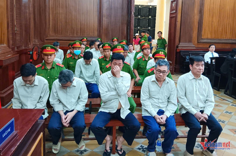 Chu tich An Giang hau toa.jpg