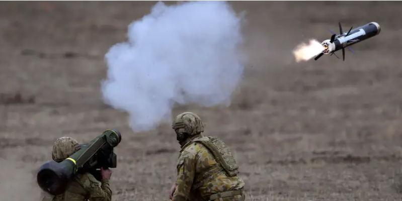 Quân đội Australia bắn tên lửa chống tăng Javelin trong cuộc tập trận năm 2019 (Ảnh: Business Insider) Quân đội Australia bắn tên lửa chống tăng Javelin trong cuộc tập trận năm 2019 (Ảnh: Business Insider)