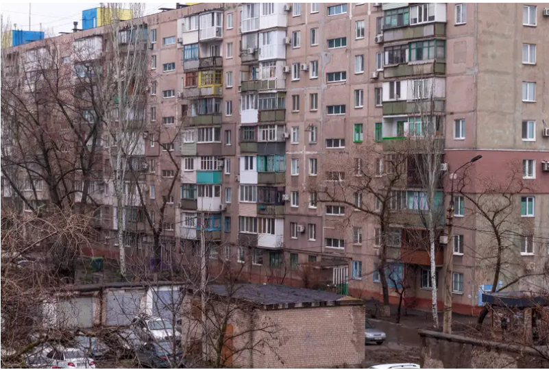 Một tòa nhà dân cư tại thành phố Mariupol trước khi Nga tiến hành các cuộc tấn công (Ảnh: Business Insider) Một tòa nhà dân cư tại thành phố Mariupol trước khi Nga tiến hành các cuộc tấn công (Ảnh: Business Insider)