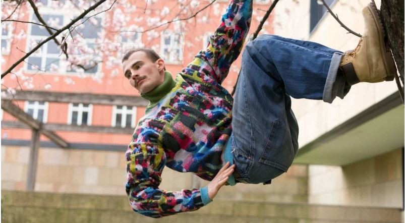 Camera sẽ không nhận dạng được người mặc, hoặc nó sẽ nghĩ rằng người mặc là một trong những động vật được lồng ghép vào các hoa văn trên trang phục (Ảnh: Peta Pixel) Camera sẽ không nhận dạng được người mặc, hoặc nó sẽ nghĩ rằng người mặc là một trong những động vật được lồng ghép vào các hoa văn trên trang phục (Ảnh: Peta Pixel)