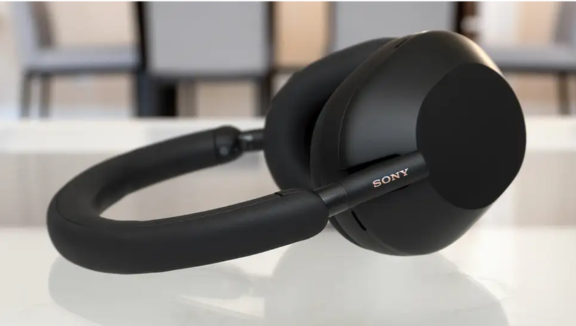 Sony WH-1000XM5 (Ảnh: Gizmodo) Sony WH-1000XM5 (Ảnh: Gizmodo)