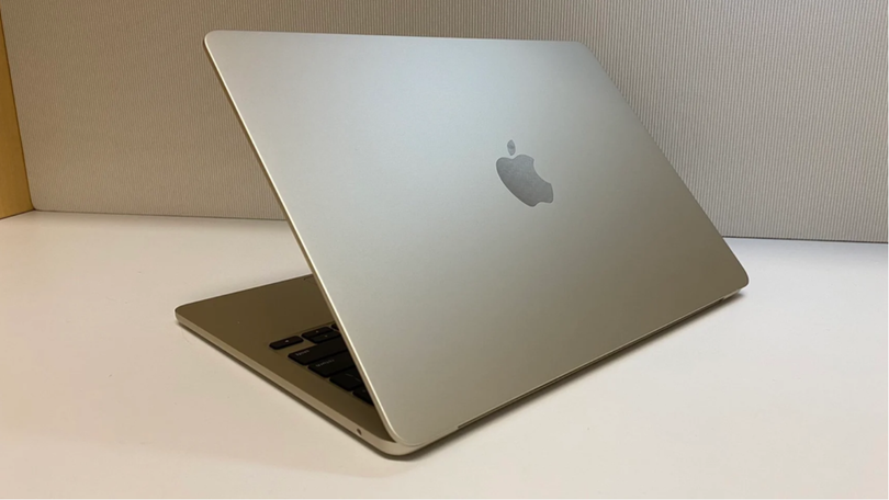 MacBook Air M2 (Ảnh: Gizmodo) MacBook Air M2 (Ảnh: Gizmodo)