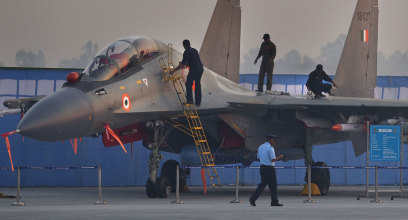 Su-30MKI Ấn Độ bay trình diễn với tên lửa hành trình siêu thanh BrahMos.