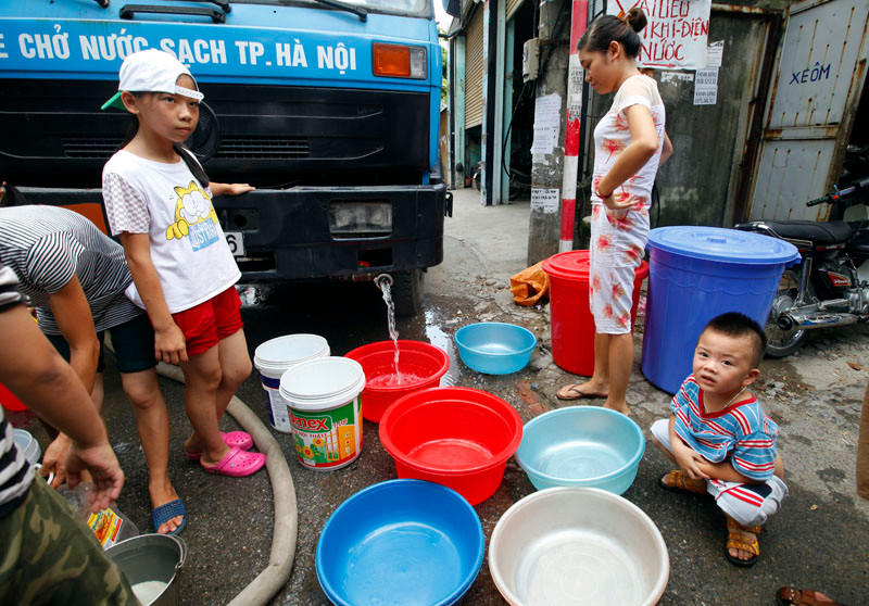 Sau sự cố vỡ đường ống, dân thủ đô khốn đốn vì mất nước kéo dài ảnh 13