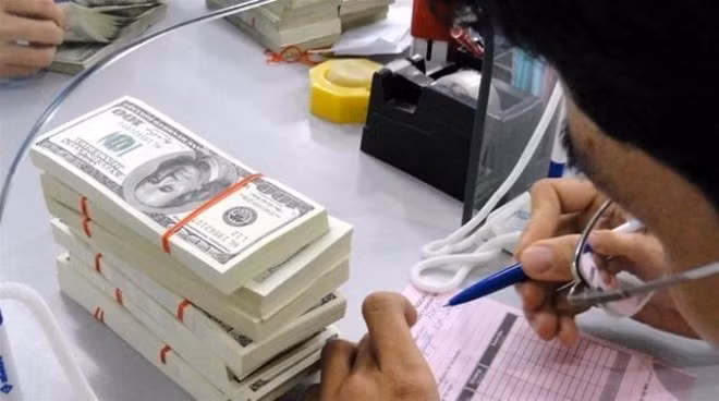 USD tự do lên 22.900 đồng, ngân hàng tăng mạnh giá mua