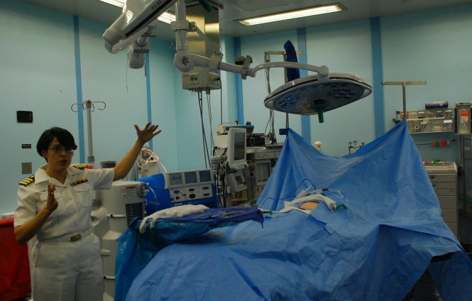 Một phòng phẫu thuật hiện đại trên tàu bệnh viện USNS Mercy - Ảnh: V.Hùng Một phòng phẫu thuật hiện đại trên tàu bệnh viện USNS Mercy - Ảnh: V.Hùng