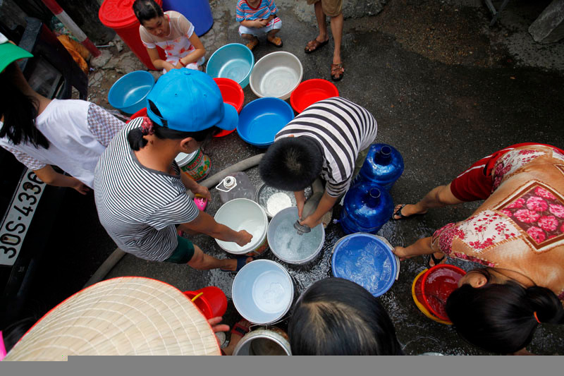 Sau sự cố vỡ đường ống, dân thủ đô khốn đốn vì mất nước kéo dài ảnh 9