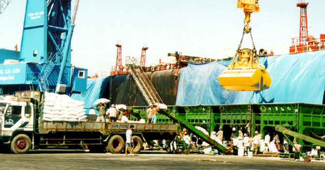 “Doanh nghiệp Việt ra hội nhập như đi trên cầu khỉ”