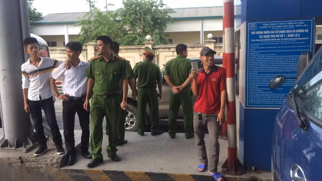  Lực lượng chức năng được huy động để ổn định tình hình an ninh trật tự, an toàn giao thông tại đây. 