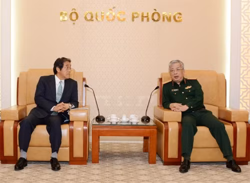  Thượng tướng Nguyễn Chí Vịnh tiếp Đại sứ Umeda Kunio.