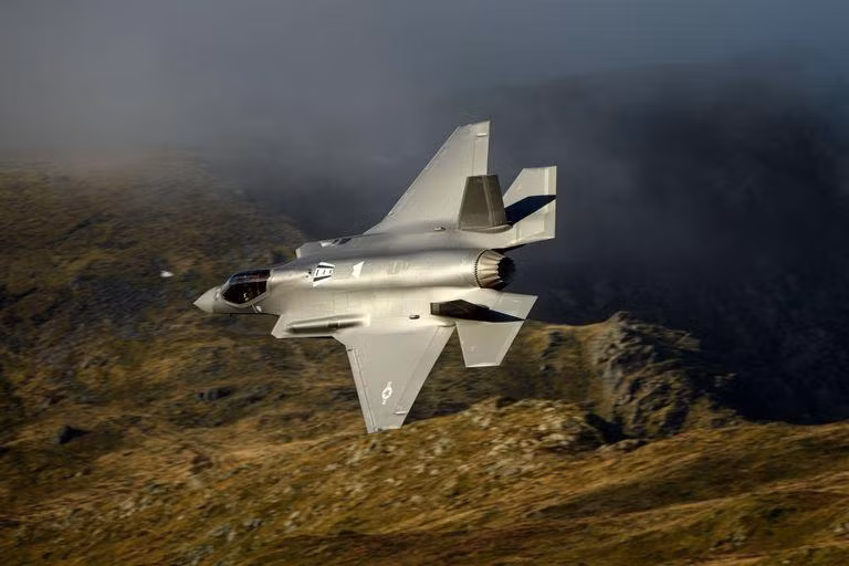 Máy bay chiến đấu F-35 (Ảnh: Popular Mechanics)