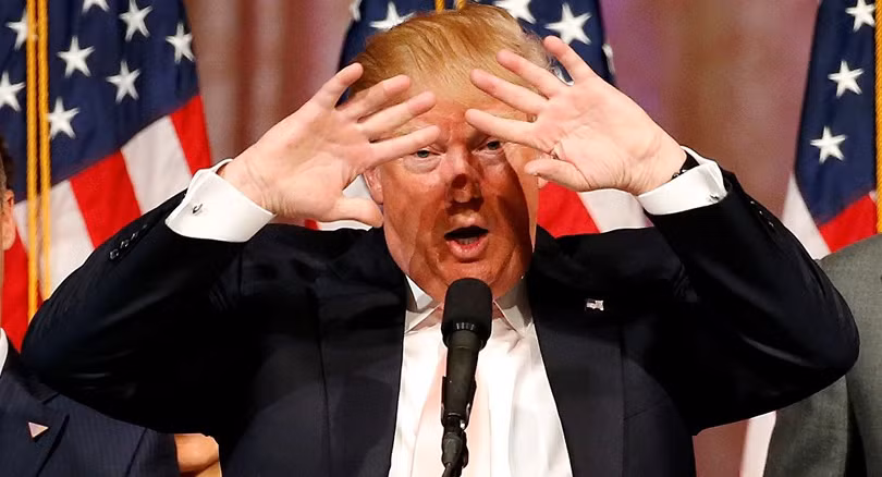 Tỷ phú Trump điêu đứng vì ảnh khỏa thân của vợ