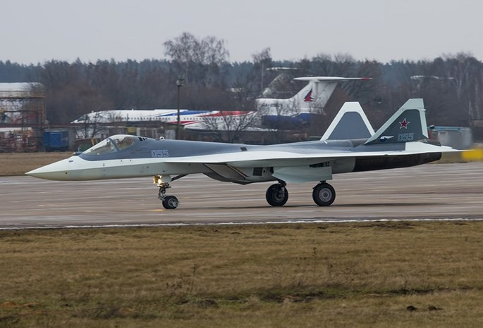 Một chiếc T-50 tại sân bay Zhukovsky, ngoại ô Moscow - Ảnh: russianplanes.net