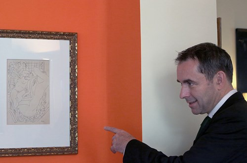 Vị đại sứ 'ngủ' dưới gầm cầu Long Biên - ảnh 2