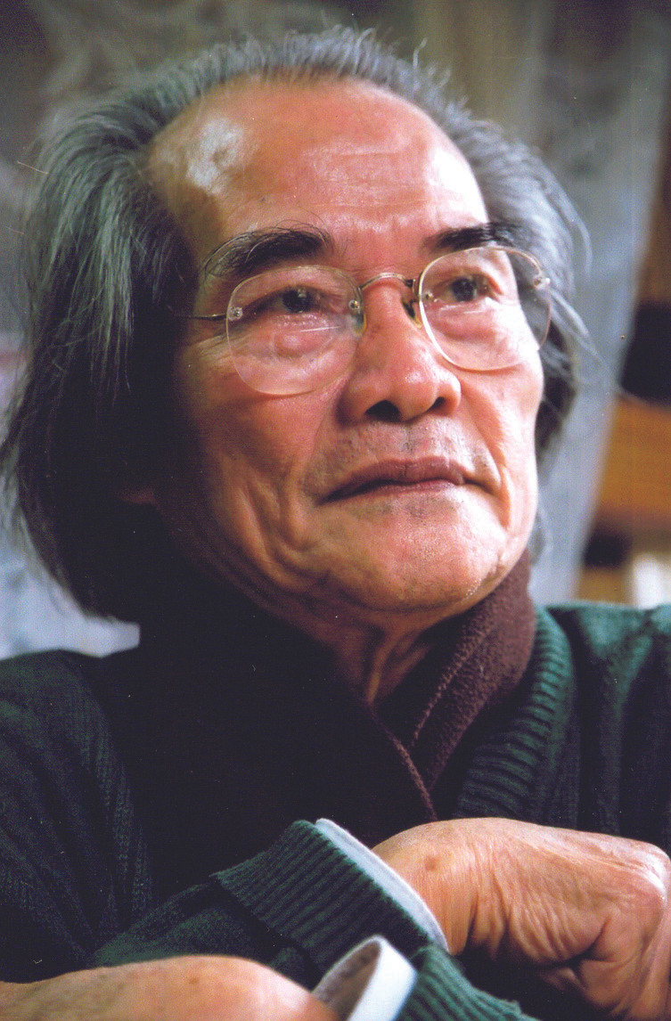 Chân dung nhà văn Sơn Tùng