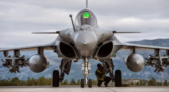 Tiêm kích Rafale của Pháp.