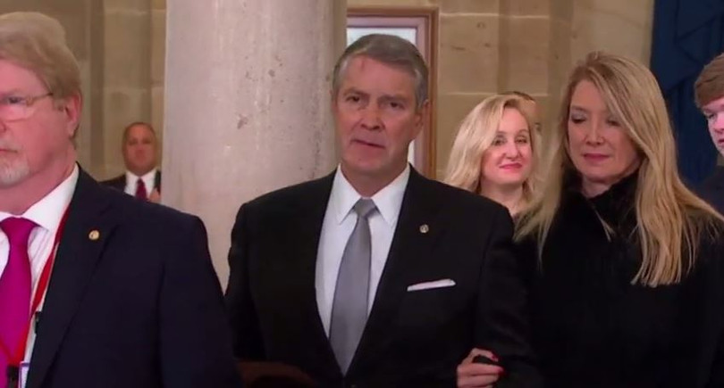 Một nhân vật quan trọng trong nội các của ông Trump đã tới cùng vợ.