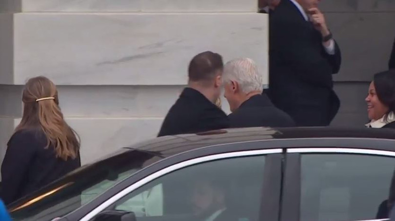 Vợ chồng ông bà Clinton đã xuất hiện