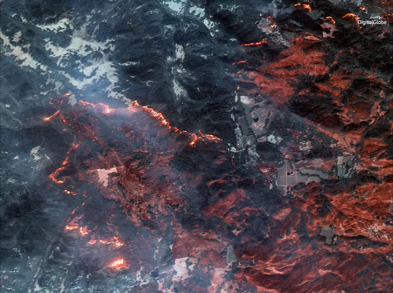 Thảm họa cháy rừng ở California nhìn từ vệ tinh ảnh 6