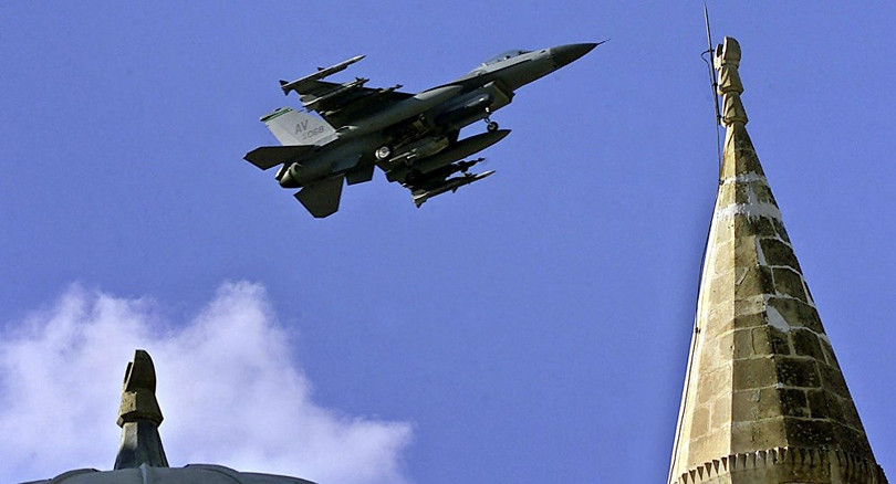 Máy bay chiến đấu F-16.