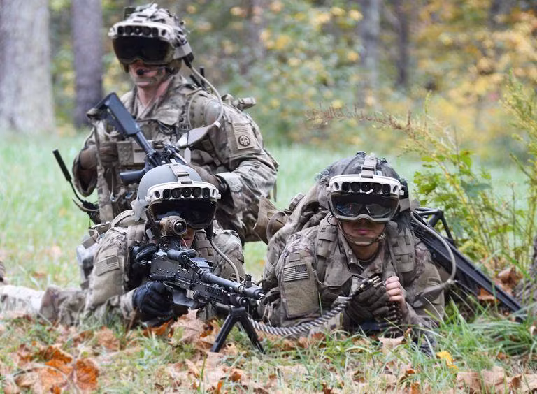 Lính nhảy dù của Sư đoàn Dù 82 huấn luyện với IAVS tại Fort Pickett, Virginia vào tháng 10 năm 2020 (Ảnh: Popularmechanics)