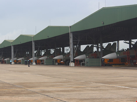 Tiêm kích Su-30MK2 và máy bay Casa 212 đã cất cánh trở lại ảnh 2