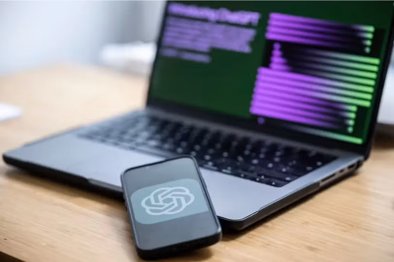 8 công việc yêu cầu kinh nghiệm sử dụng ChatGPT với mức lương hậu hĩnh (Ảnh: Business Insider)