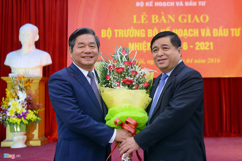 Bo truong Nguyen Chi Dung ke chuyen kiem tra cap duoi bang 3 cau hoi hinh anh 3