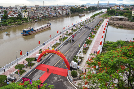 Cầu Tam Bạc ngày khánh thành. Ảnh: Báo Hải Phòng