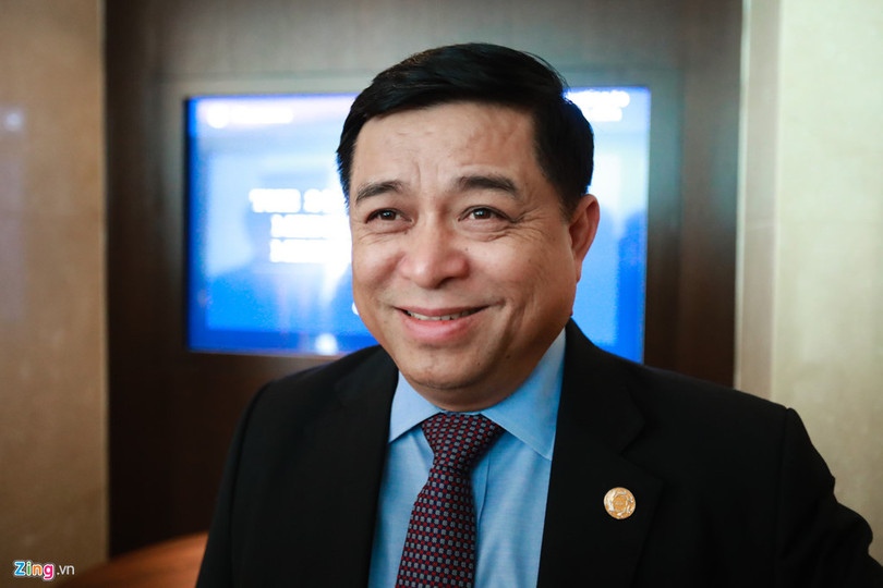 Bo truong Nguyen Chi Dung ke chuyen kiem tra cap duoi bang 3 cau hoi hinh anh 2