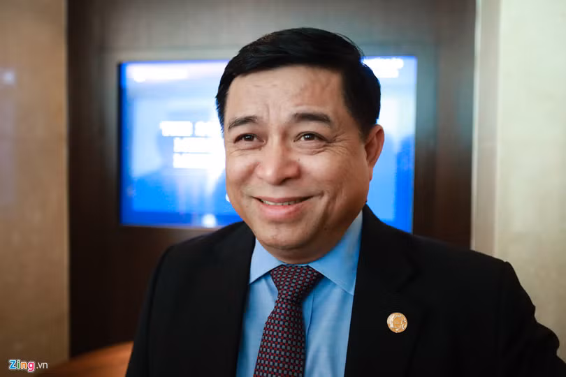 Bo truong Nguyen Chi Dung ke chuyen kiem tra cap duoi bang 3 cau hoi hinh anh 2