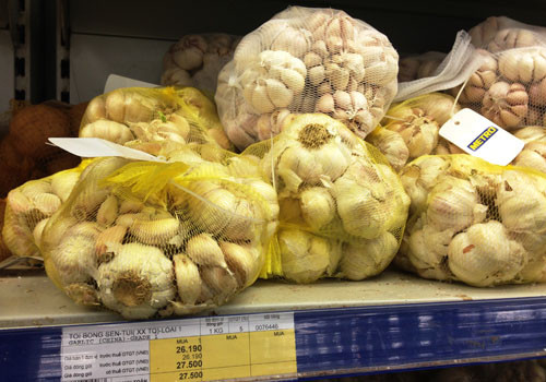 Tỏi Trung Quốc củ to đều, dễ bóc vỏ.
