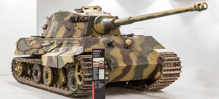 Tiger II được phát triển dựa trên những ý tưởng của Hitler (Ảnh: Hot Cars) Tiger II được phát triển dựa trên những ý tưởng của Hitler (Ảnh: Hot Cars)
