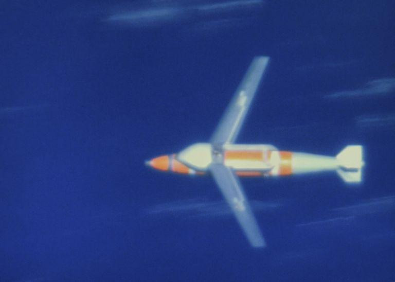 Một quả mìn hải quân Quickstrike ER phóng xuống đại dương sau khi được thả từ máy bay ném bom B-52 Stratofortress, tháng 5 năm 2019 (Ảnh: Popular Mechanics) Một quả mìn hải quân Quickstrike ER phóng xuống đại dương sau khi được thả từ máy bay ném bom B-52 Stratofortress, tháng 5 năm 2019 (Ảnh: Popular Mechanics)