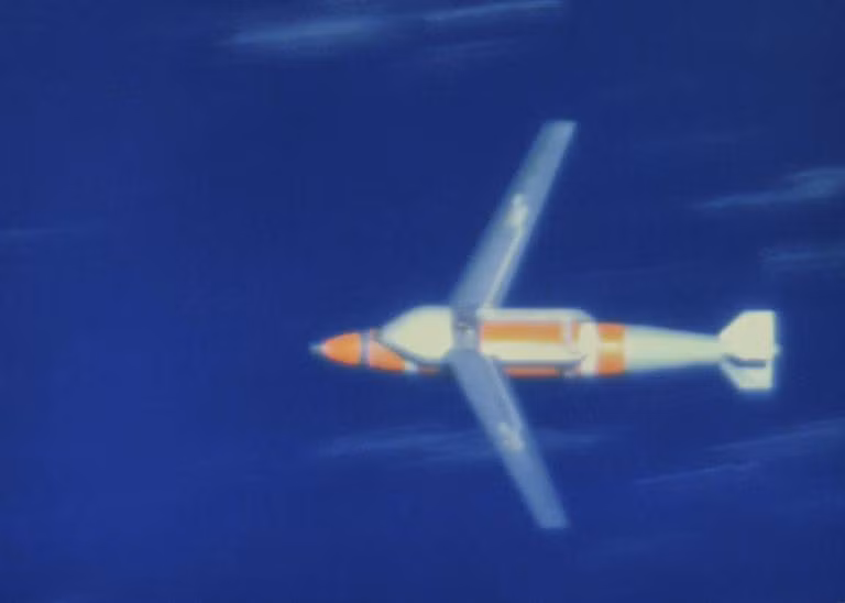 Một quả mìn hải quân Quickstrike ER phóng xuống đại dương sau khi được thả từ máy bay ném bom B-52 Stratofortress, tháng 5 năm 2019 (Ảnh: Popular Mechanics)