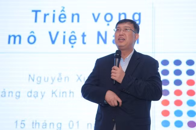 Ông Nguyễn Xuân Thành phát biểu tại tọa đàm tối