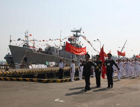 Tàu săn ngầm Petya trong Hải quân Việt Nam.