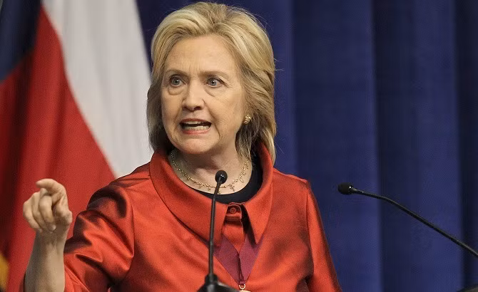 Bà Hillary Clinton.