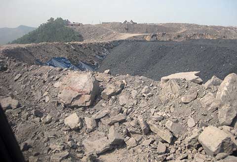 Huy động lực lượng nhanh chóng khắc phục hậu quả, tìm kiếm, cứu hộ các nạn nhân còn mắc kẹt.