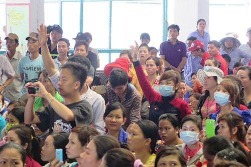 Các công nhân tại buổi gặp gỡ