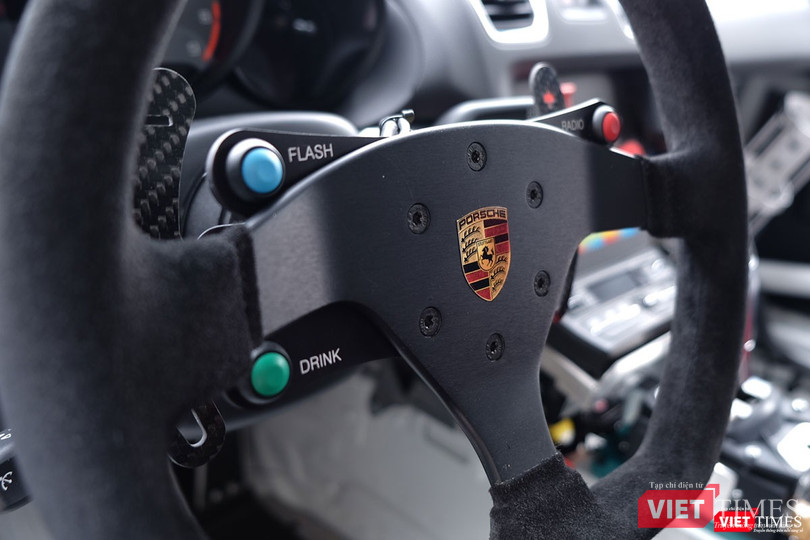 "Mòn mắt" với Porsche Cayman GT4 Clubsport bất ngờ xuất hiện tại Việt Nam ảnh 12