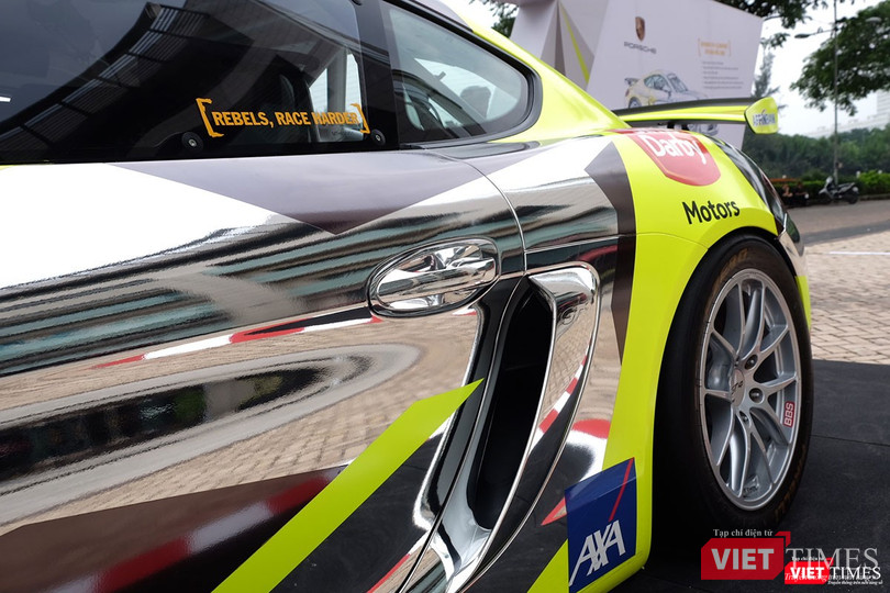 "Mòn mắt" với Porsche Cayman GT4 Clubsport bất ngờ xuất hiện tại Việt Nam ảnh 11