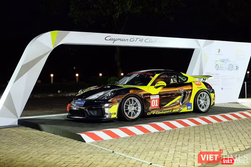"Mòn mắt" với Porsche Cayman GT4 Clubsport bất ngờ xuất hiện tại Việt Nam ảnh 14