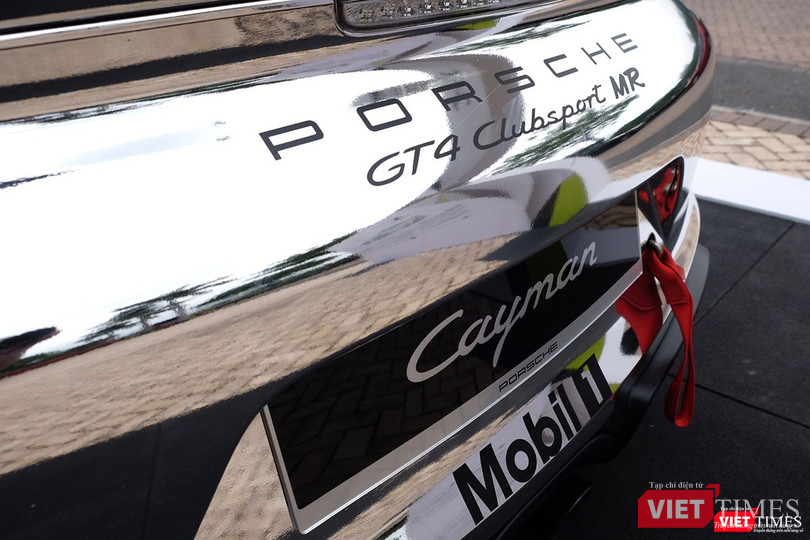 "Mòn mắt" với Porsche Cayman GT4 Clubsport bất ngờ xuất hiện tại Việt Nam ảnh 8