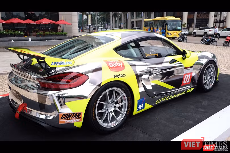 "Mòn mắt" với Porsche Cayman GT4 Clubsport bất ngờ xuất hiện tại Việt Nam ảnh 2
